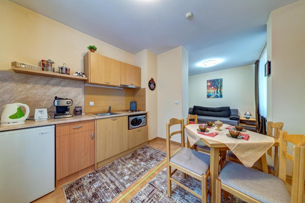 Cozy And Cute 1Bd Apartment In The Castle Complex By Flat Mаnager بامبوروفو المظهر الخارجي الصورة